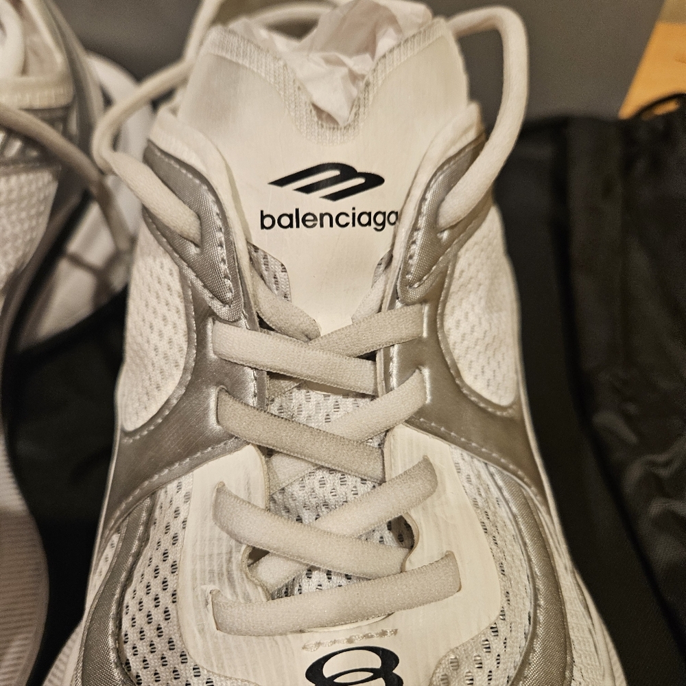 Balenciaga Men's Circuit Low Top Sneakers 793945WFLGY White Silver Eu 44 US 11 - Picture 7 of 12